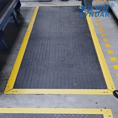 Yayın makinesinin etrafına güvenlik paspasları döşeme